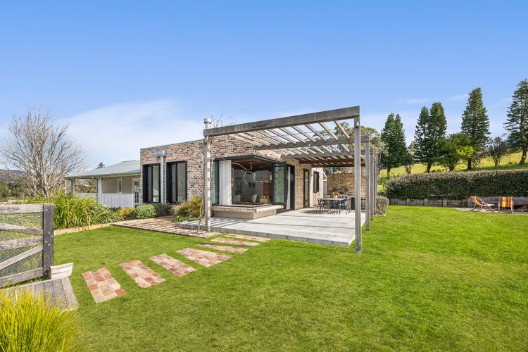 Hide and Seek, Kangaroo Valley