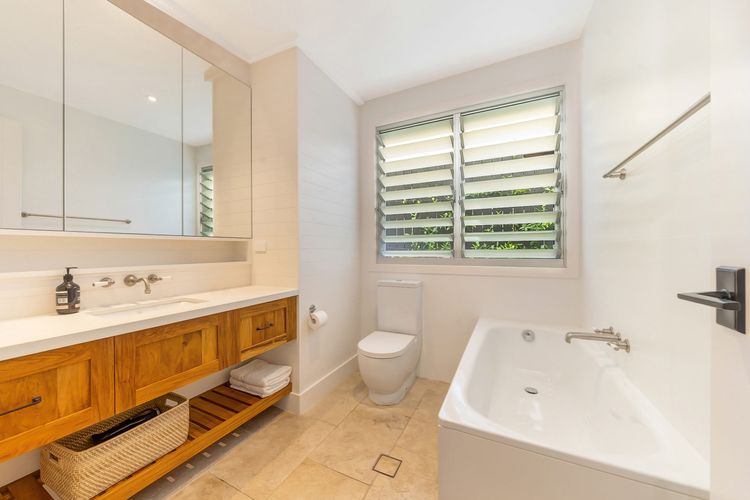 Coast at Hyams Beach