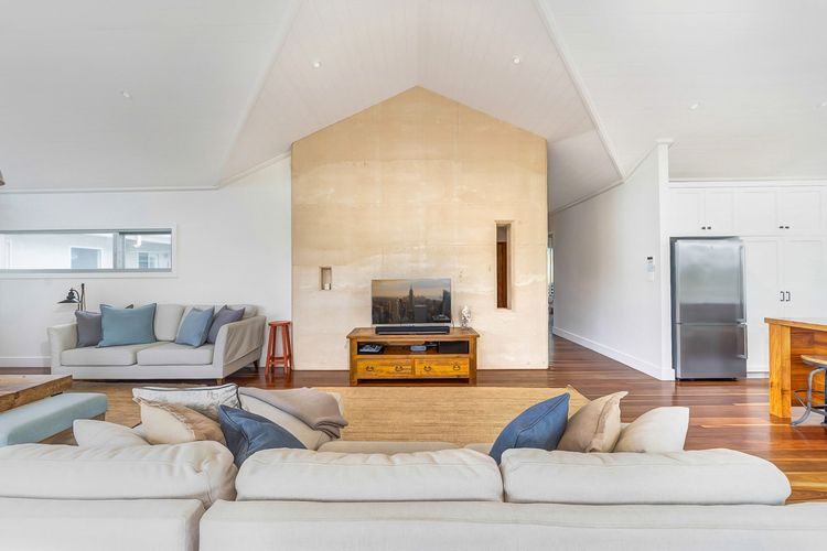 Coast at Hyams Beach