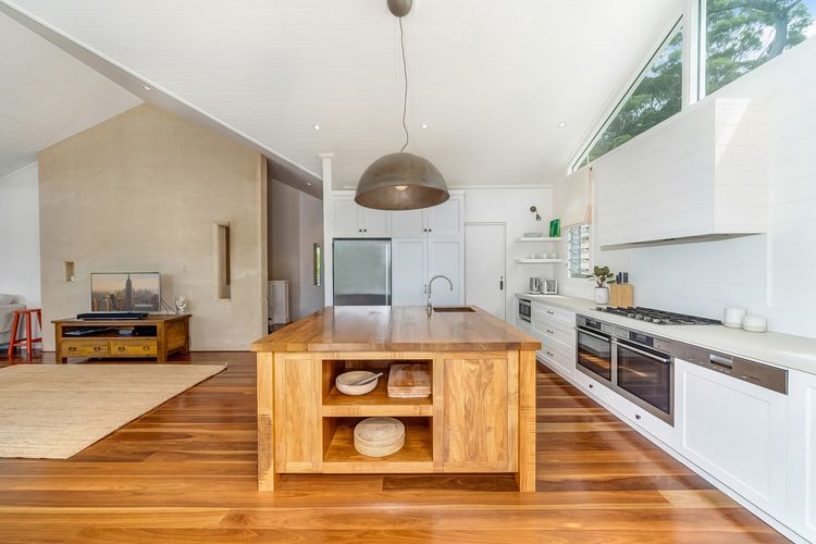 Coast at Hyams Beach