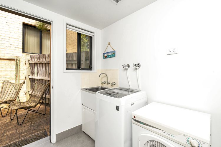 Sandpiper, Hyams Beach