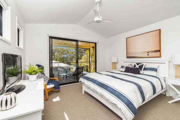 Sandpiper, Hyams Beach