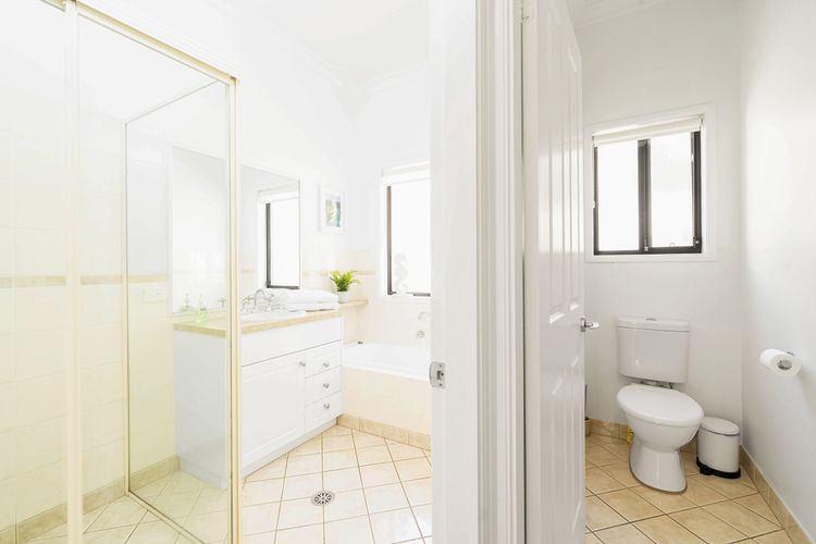 Sandpiper, Hyams Beach