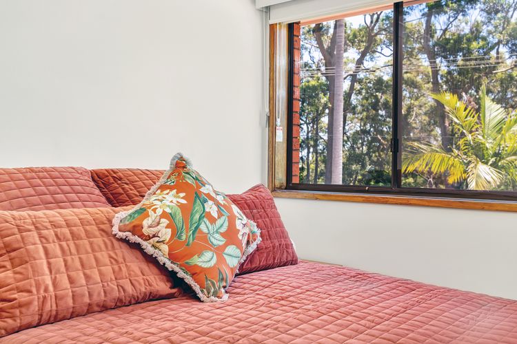 Arches by the Sea, Vincentia