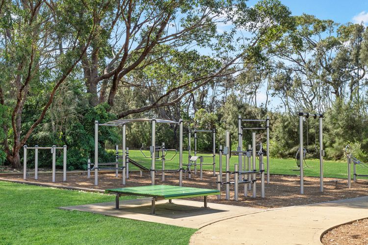 Arches by the Sea, Vincentia