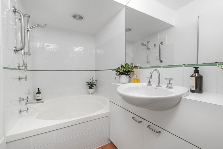 Serenity, Hyams Beach