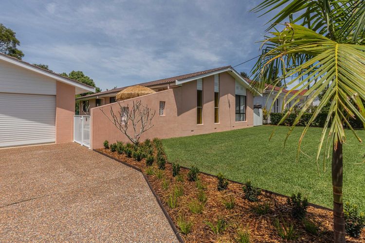 The Berry Bungalow, Berry