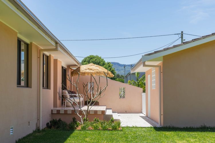 The Berry Bungalow, Berry