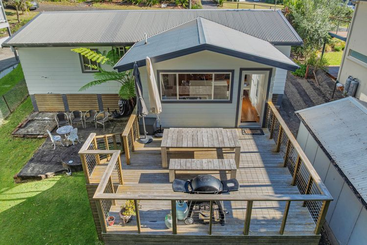 Elaine at Hyams Beach