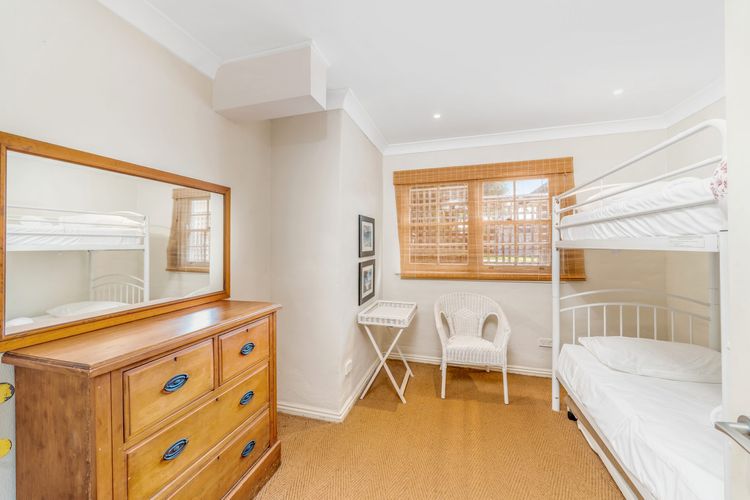 Elandra, Hyams Beach