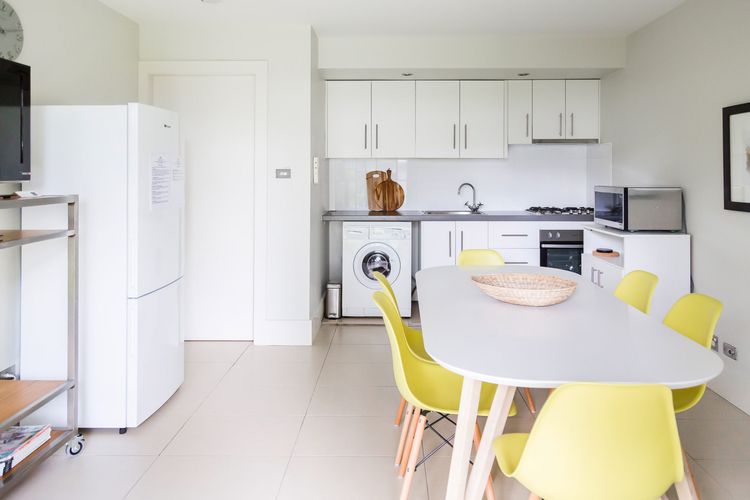 Grey Gums on Jervis, Vincentia