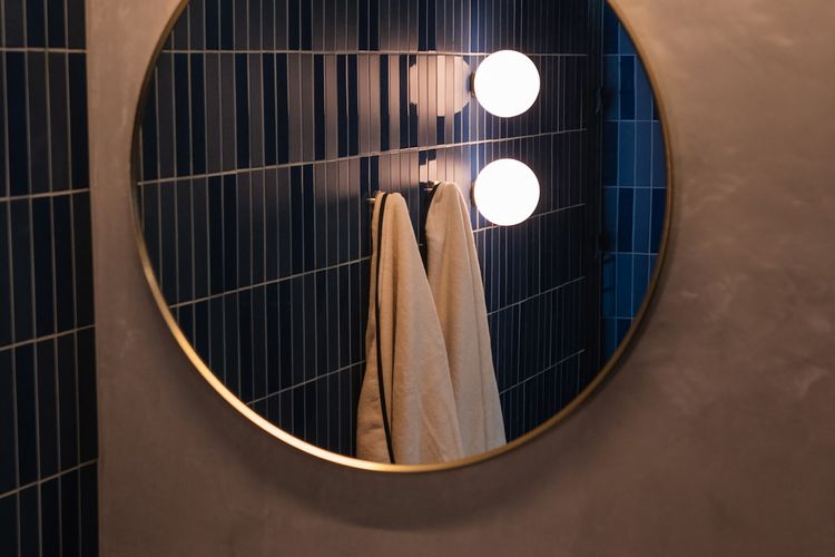 Full bathroom image 6