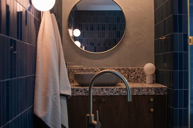 Full bathroom image 2