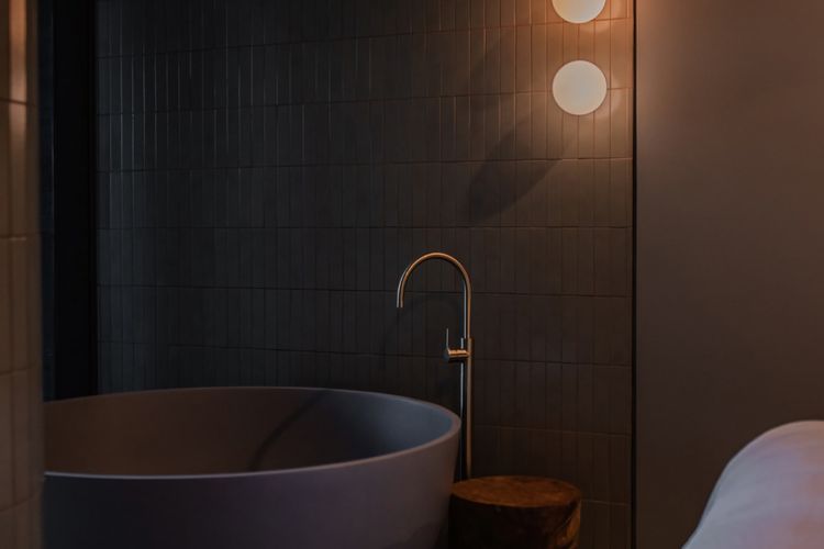 Bedroom image 8