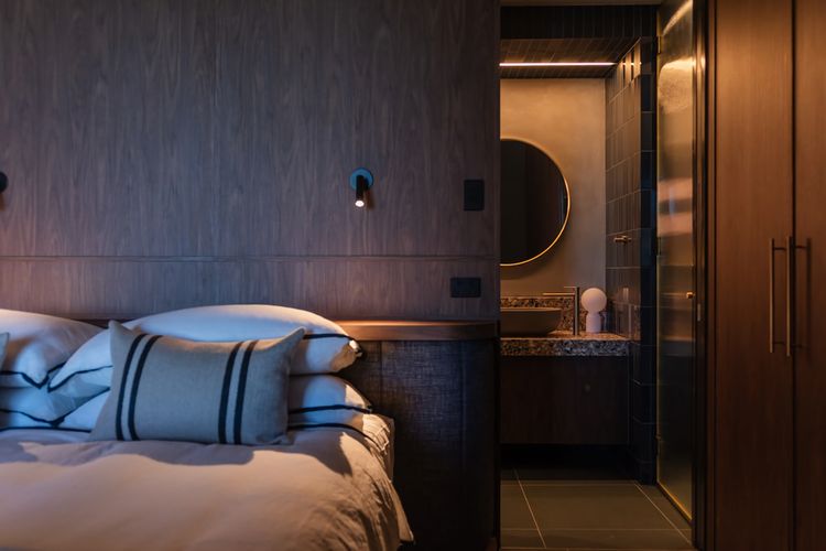 Bedroom image 5