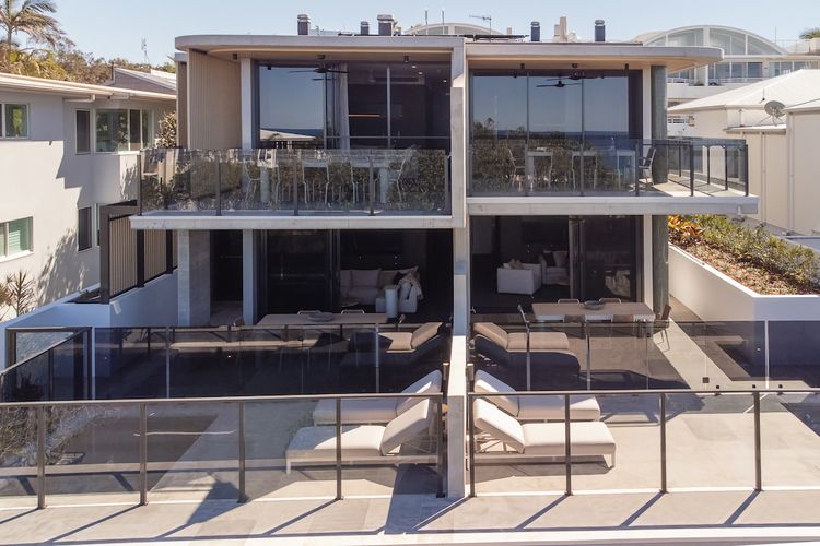 Exterior image 1