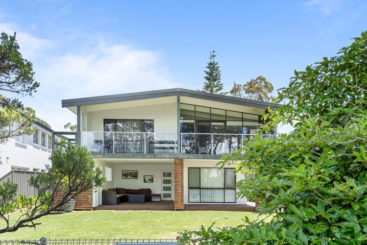 Sabia Beach House 2.0 – Beachfront – Sleeps 6