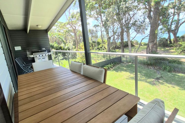 Sabia Beach House 2.0 – Beachfront – Sleeps 6