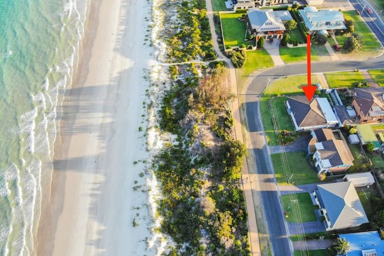 Sandy Shores Vincentia by Book Jervis Bay – Across the Road from the Beach! The Perfect Escape