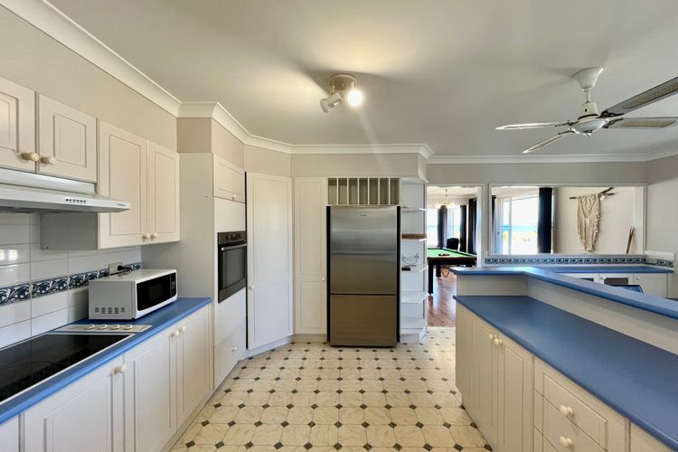 Sandy Shores Vincentia by Book Jervis Bay – Across the Road from the Beach! The Perfect Escape