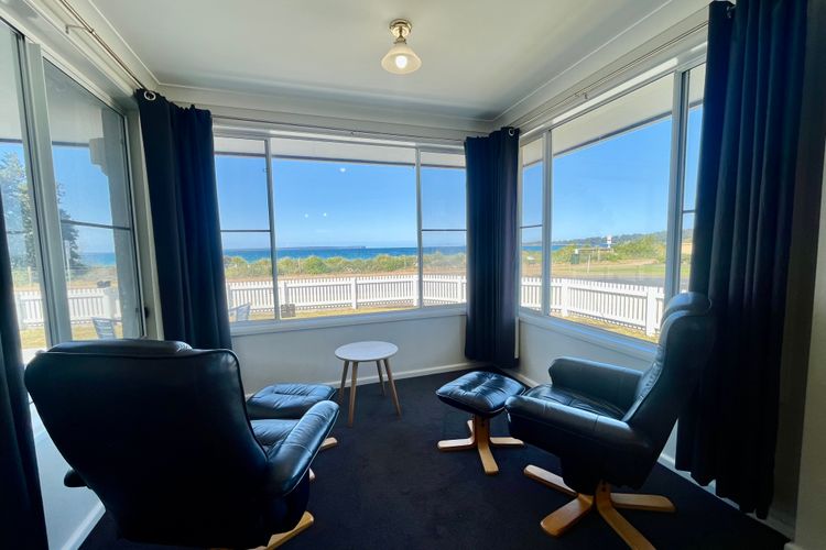Sandy Shores Vincentia by Book Jervis Bay – Across the Road from the Beach! The Perfect Escape