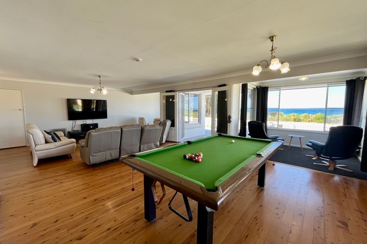 Sandy Shores Vincentia by Book Jervis Bay – Across the Road from the Beach! The Perfect Escape