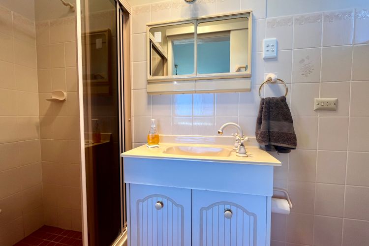 Sandy Shores Vincentia by Book Jervis Bay – Across the Road from the Beach! The Perfect Escape