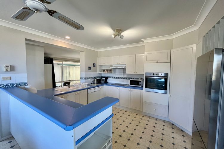 Sandy Shores Vincentia by Book Jervis Bay – Across the Road from the Beach! The Perfect Escape