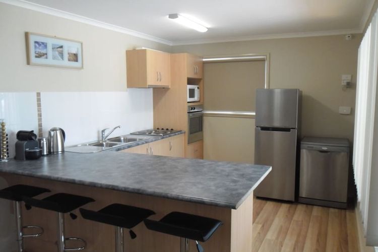 Little Sanctuary  Your Perfect Getaway, A Short Stroll to Palm Beach