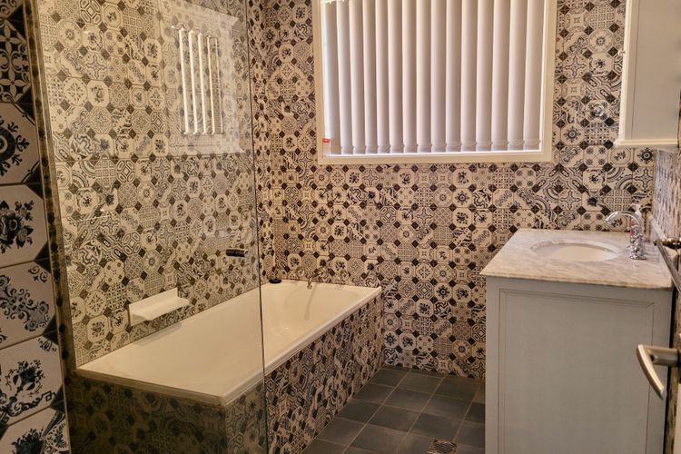Seachange – Vincentia –  with water views and outdoor entertaining area – FREE WIFI, Pet Friendly