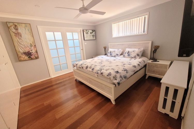 Seachange – Vincentia –  with water views and outdoor entertaining area – FREE WIFI, Pet Friendly