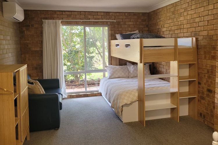 Seachange – Vincentia –  with water views and outdoor entertaining area – FREE WIFI, Pet Friendly