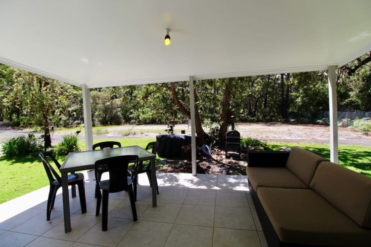 Wrights Beach Bungalow – WALKING DISTANCE TO THE WATER