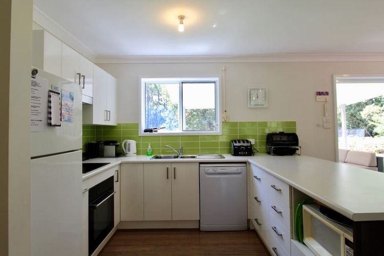 Wrights Beach Bungalow – WALKING DISTANCE TO THE WATER