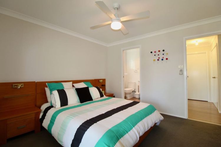 Wrights Beach Bungalow – WALKING DISTANCE TO THE WATER