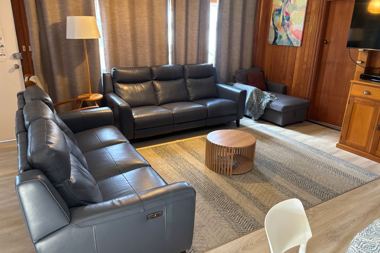 Husky Hangout – Close to everything – Pet Friendly