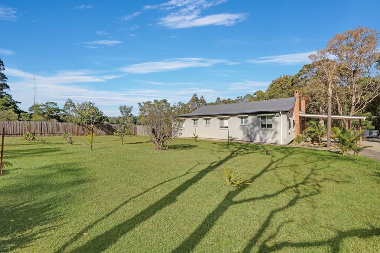 Holiday Homestead – Large Farm Stay Style Home