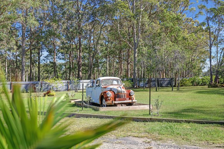 Holiday Homestead – Large Farm Stay Style Home