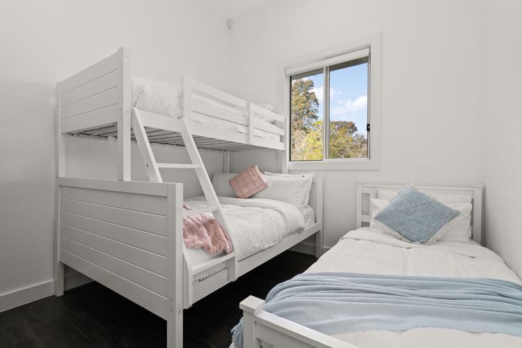 Holiday Homestead – Large Farm Stay Style Home