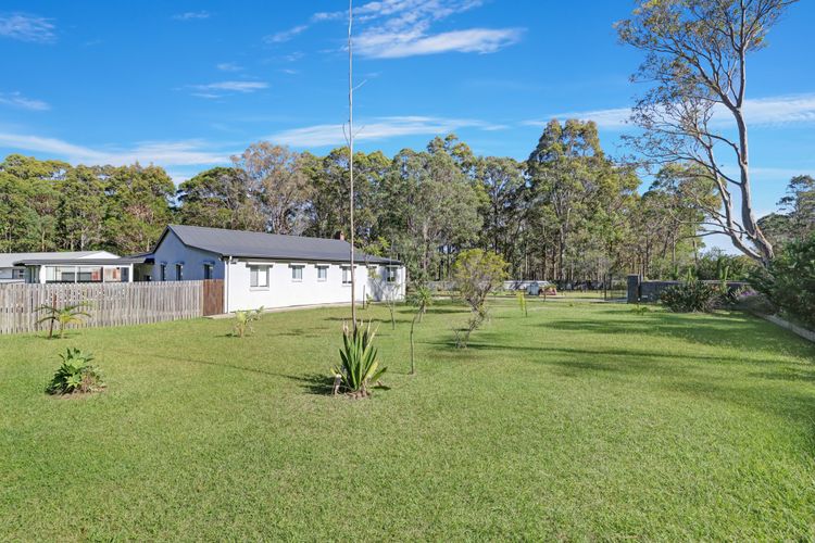 Holiday Homestead – Large Farm Stay Style Home