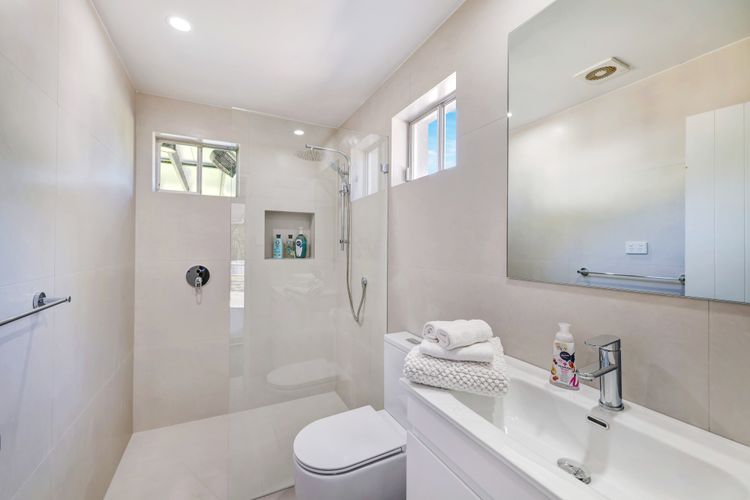 Holiday Homestead – Large Farm Stay Style Home