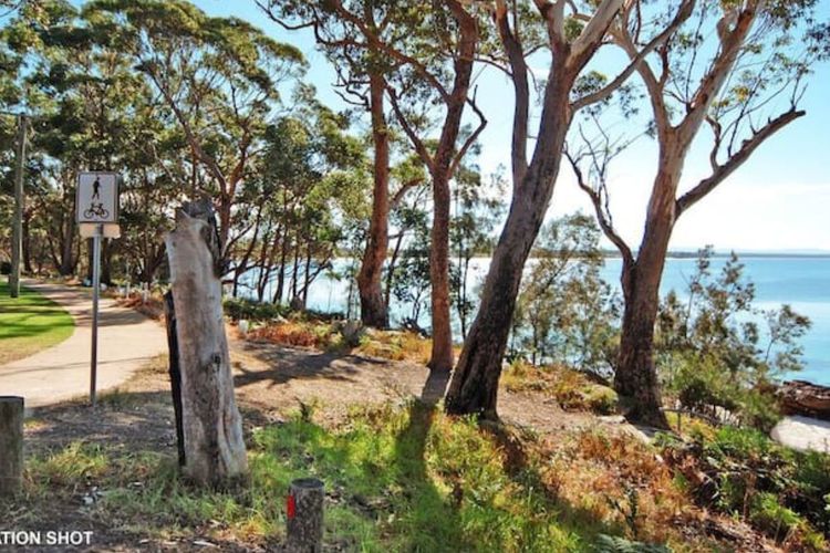 Vincentia Style by Book Jervis Bay – Only 150m to the Beach – Free Wifi & Chrome Cast