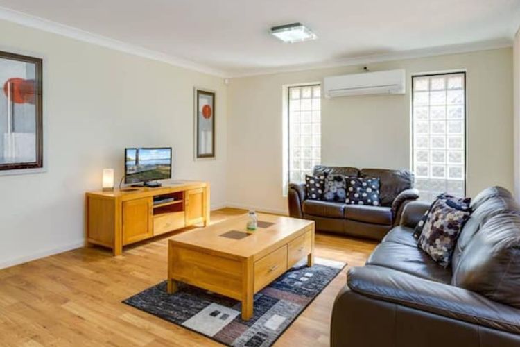 Peaceful Waterfront, wheelchair accessible – Stunning Location for Family Holiday
