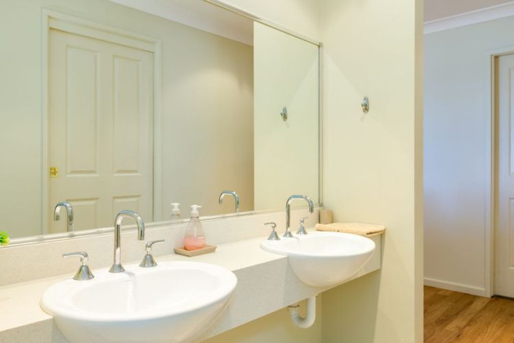 Peaceful Waterfront, wheelchair accessible – Stunning Location for Family Holiday