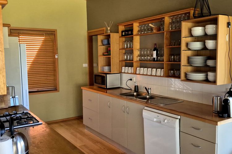 Waterfront Hideway – Sanctuary Point – The Ultimate Spot to Relax