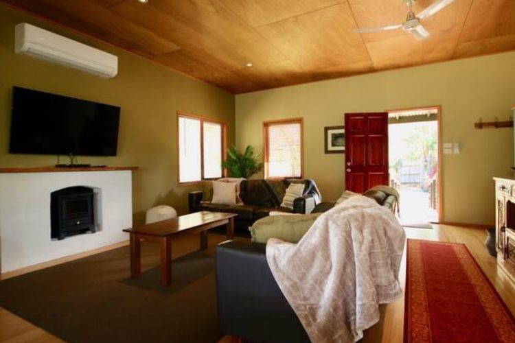 Waterfront Hideway – Sanctuary Point – The Ultimate Spot to Relax