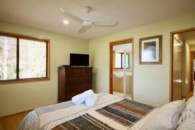 Waterfront Hideway – Sanctuary Point – The Ultimate Spot to Relax