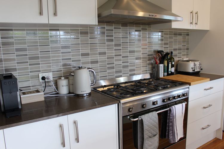 Charis by the Bay – 4 bedrooms – 5 mins to beach