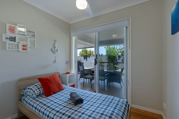 Charis by the Bay – 4 bedrooms – 5 mins to beach