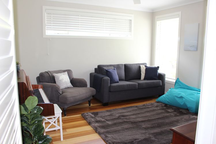 Charis by the Bay – 4 bedrooms – 5 mins to beach